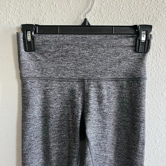 Lululemon Women's High Rise Leggings 6 Wunder Gray Cropped Size 2 - Picture 4 of 8